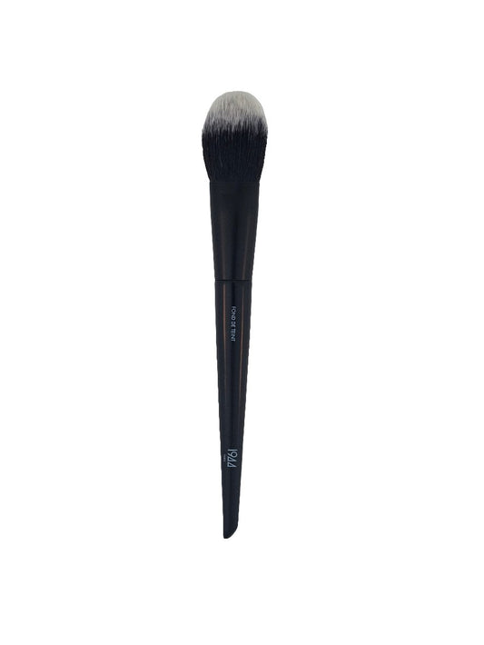 1944 Paris Fond de Teint Foundation Brush Perfectly Smooth Application — makeup brush on white background