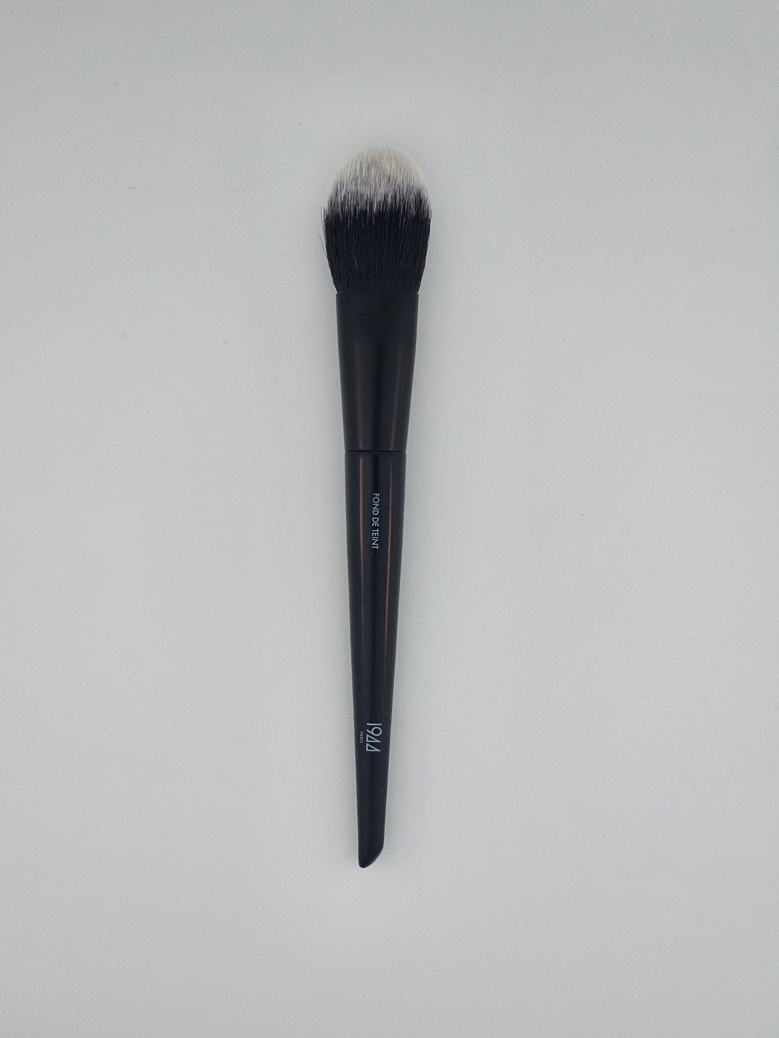 1944 Paris Fond de Teint Foundation Brush Perfectly Smooth Application — makeup brush on white background