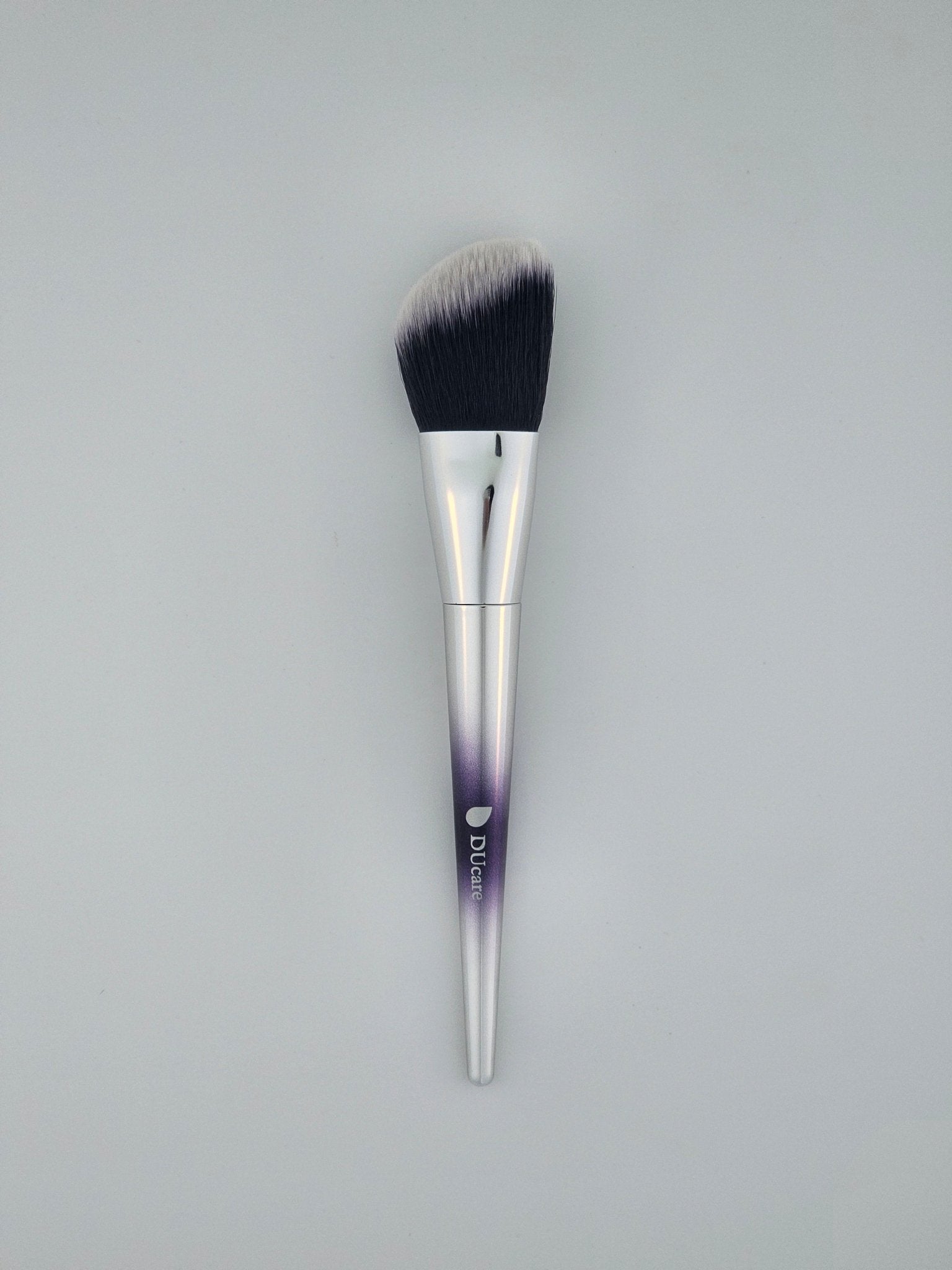 DUcare Angled Contour Brush Professional Precision for Flawless Contouring — makeup brush on white background